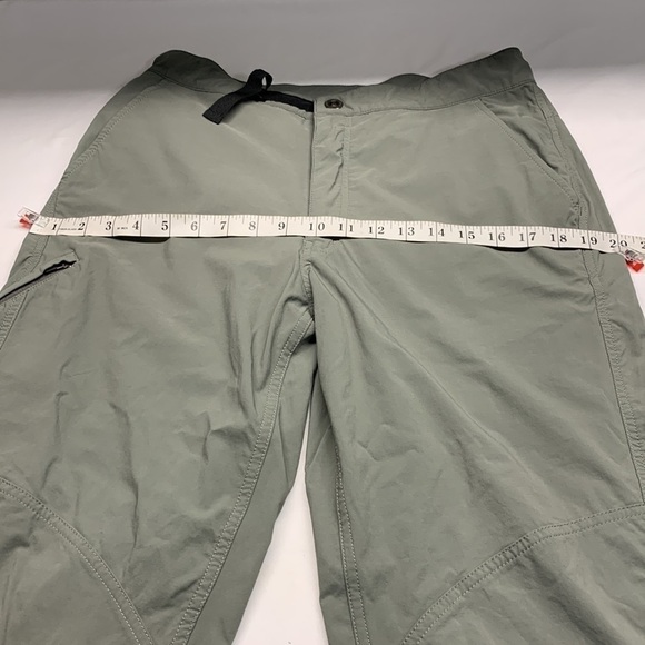 MEC Cargo Capris with Adjustable Waist Colour Army Green Size 8 - Picture 16 of 16